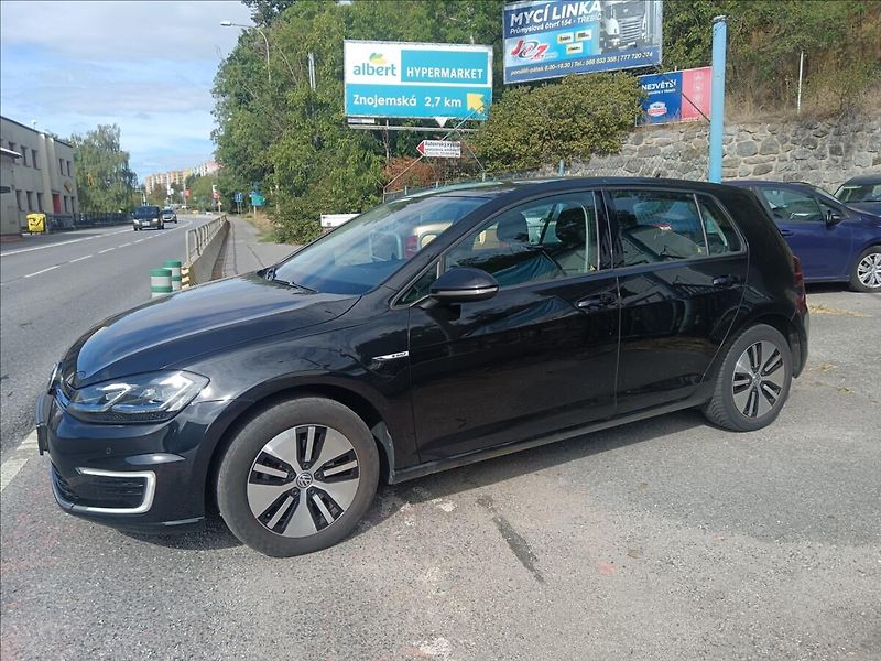 Volkswagen Golf 0,0 e electric drive 100kW - fotka 5 z 22