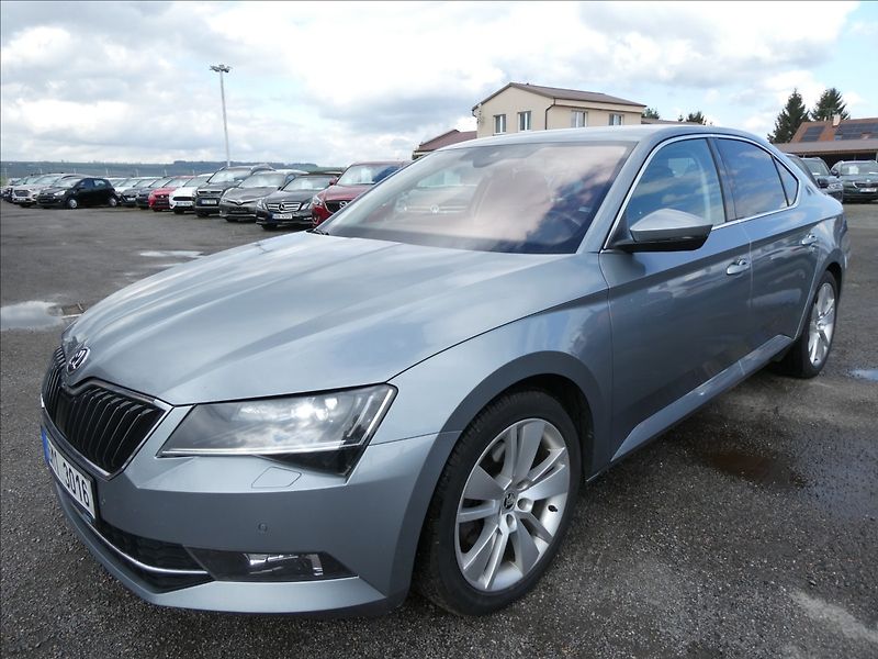 Škoda Superb 2,0 TDi STYLE DSG, 2x kola, ČR - fotka 3 z 43