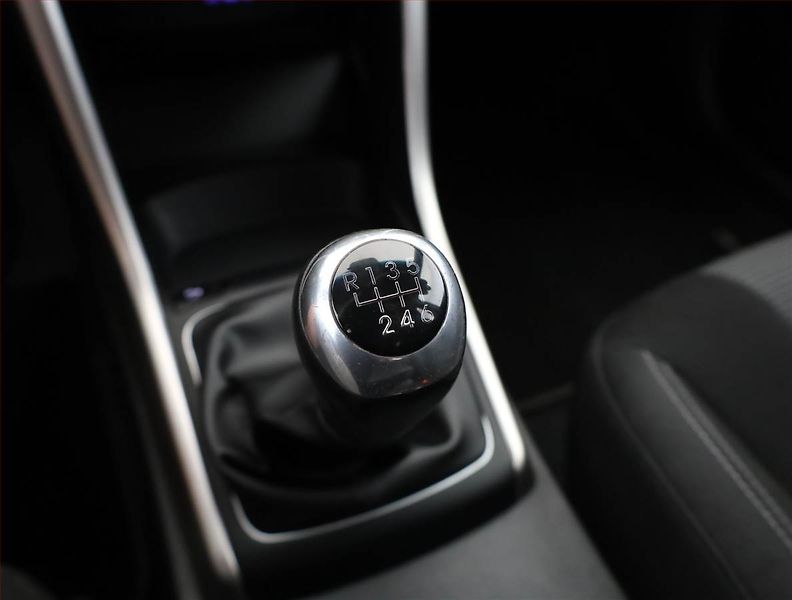 Hyundai i30 (2016) 1.6 MPI, ČR,1.maj, Serv.kniha - fotka 10 z 14