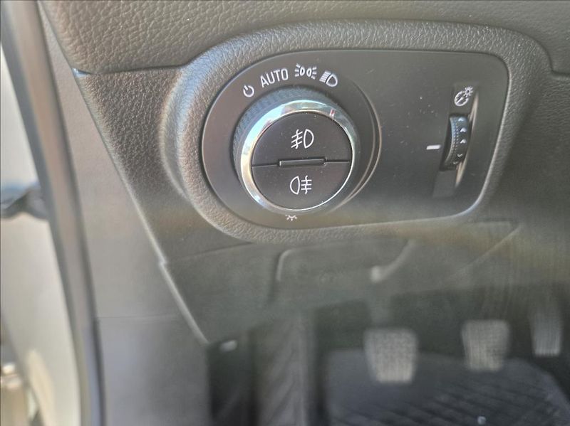 Opel Zafira 2,0 CDTI  TOURER 7 MÍST - fotka 27 z 35