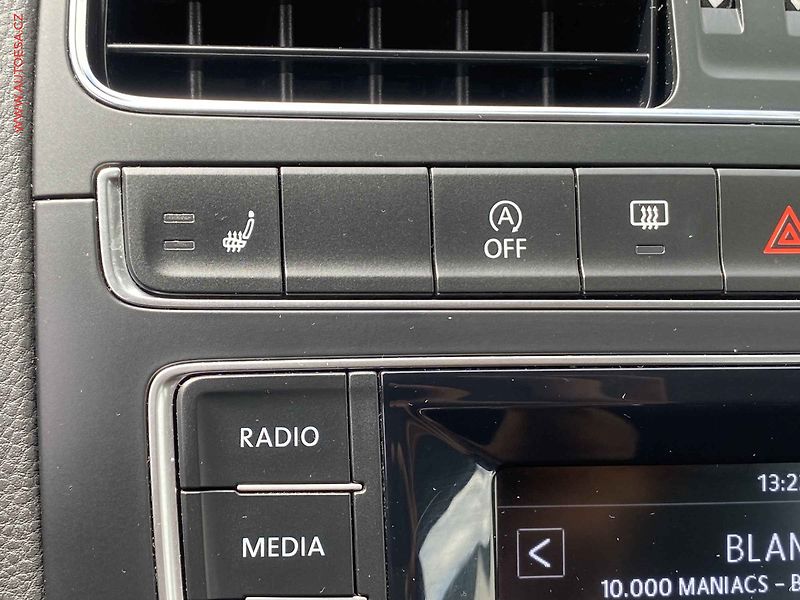 Volkswagen Polo (2015) 1.0 MPi, Comfortline, výhřev - fotka 15 z 17