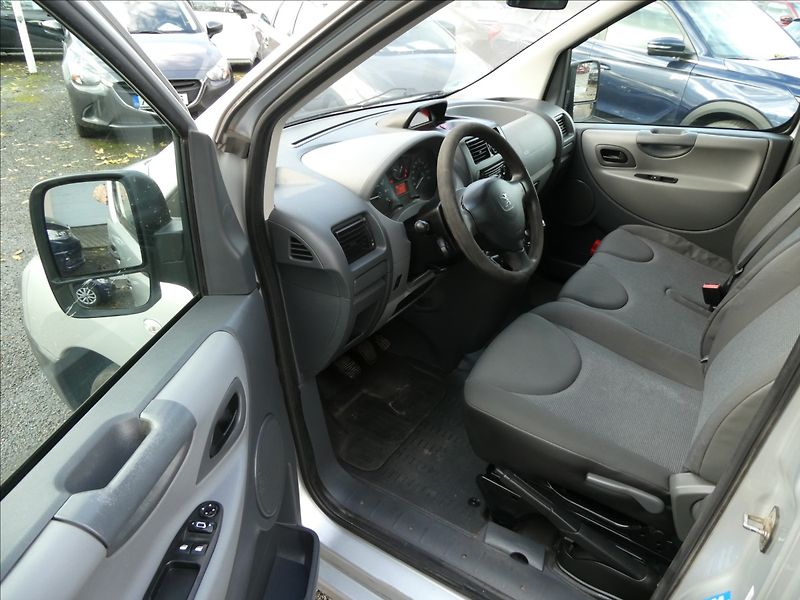 Peugeot Expert Tepee 2,0 HDi 94kW 9.míst L2, 2xkola - fotka 15 z 41