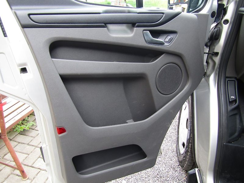 Ford Transit Custom (2019) 2.0 TDCi 96kW  9 MÍST - fotka 14 z 33
