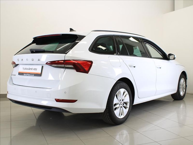 Škoda Octavia 2,0 TDi MT Ambition 47tkm. ČR - fotka 3 z 23