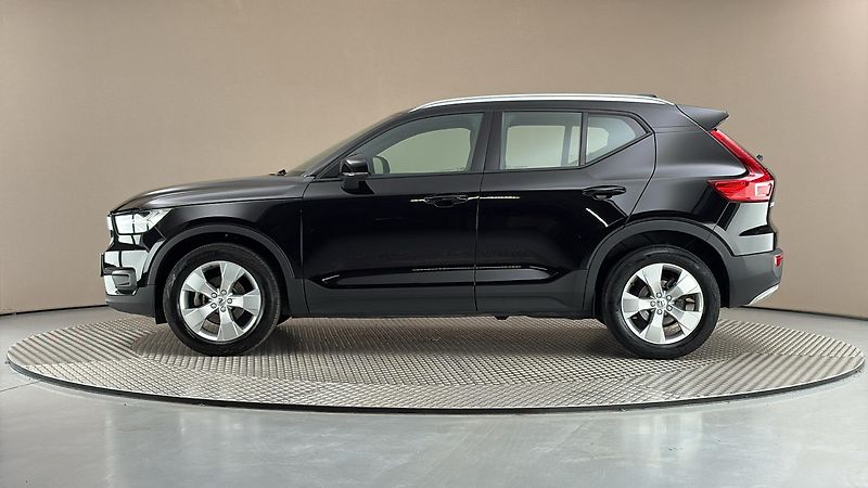 Volvo XC40 2.0 T3 AUT Momentum Pro - fotka 4 z 27