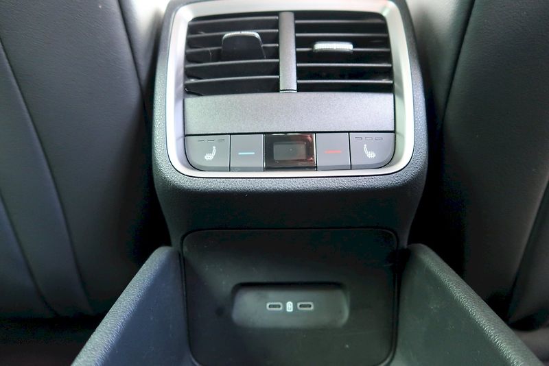 Škoda Octavia (2024) Combi Top Selection 2.0 TDI 11 - fotka 26 z 28