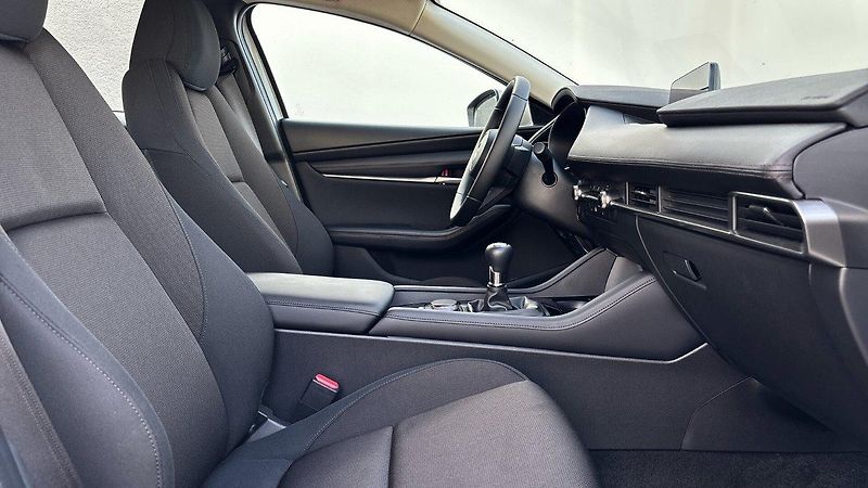 Mazda 3 (2026) 2.5 G140 Prime-line MT Sedan - fotka 2 z 10