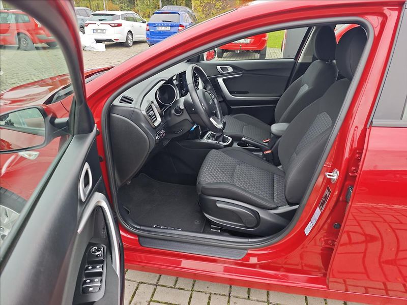 Kia Ceed 1,0 T-GDI  SPIN - fotka 10 z 23