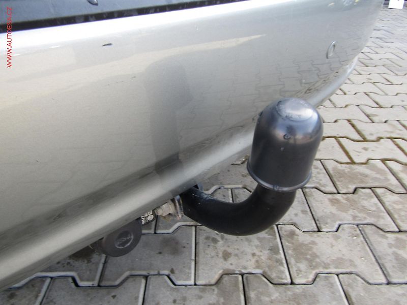 Toyota Avensis (2010) 1.8 i, AT, TZ - fotka 17 z 19