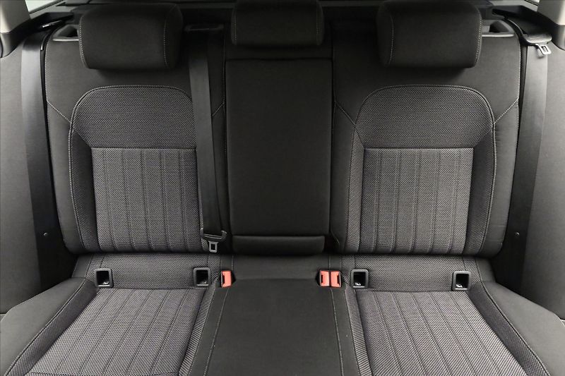 Škoda Superb 2,0 TDI 110kW DSG Style Záruka - fotka 28 z 31
