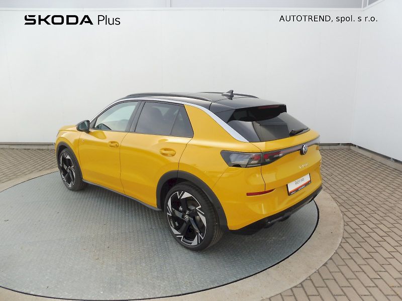 Volkswagen T-Roc (2026) R-Line 1,5 eTSI 110kW mHEV DSG - fotka 30 z 32
