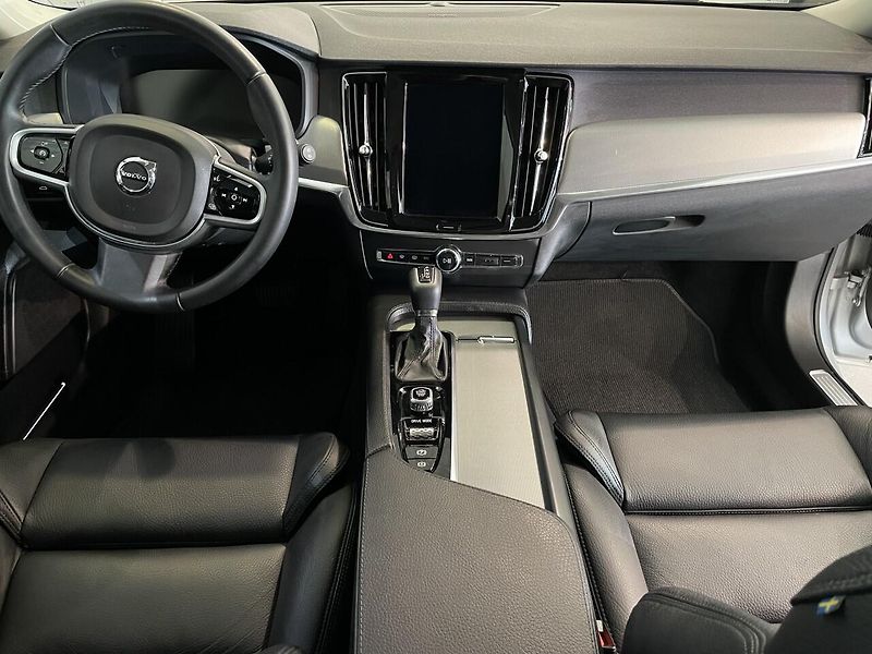 Volvo V90 D5 Cross Country  173 kW AWD - fotka 15 z 17