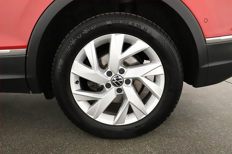 Volkswagen Tiguan (2022) 2.0 TSI - fotka 20 z 20