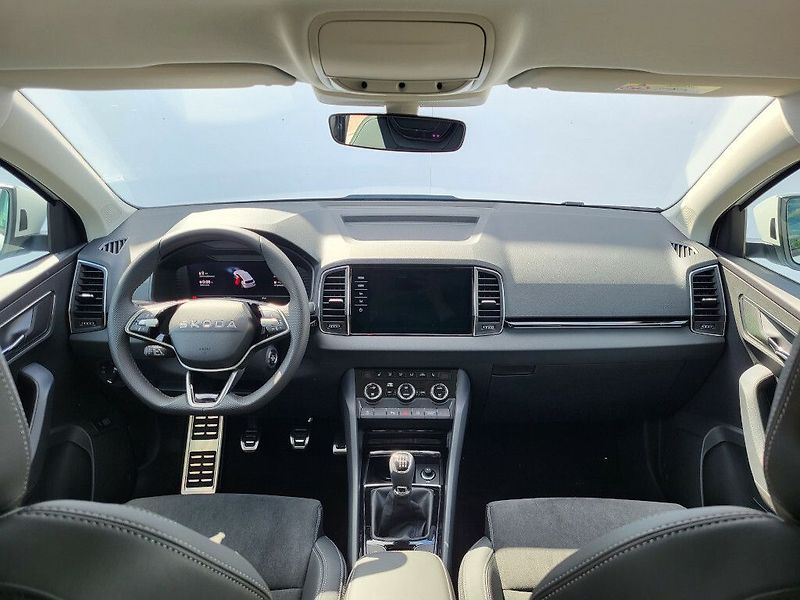 Škoda Karoq Dynamic 1,5TSI 110kW - fotka 7 z 32