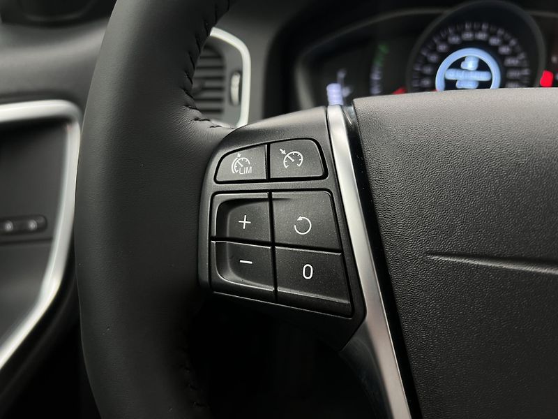 Volvo V60 CC D4 KINETIC AUT CZ - fotka 20 z 35