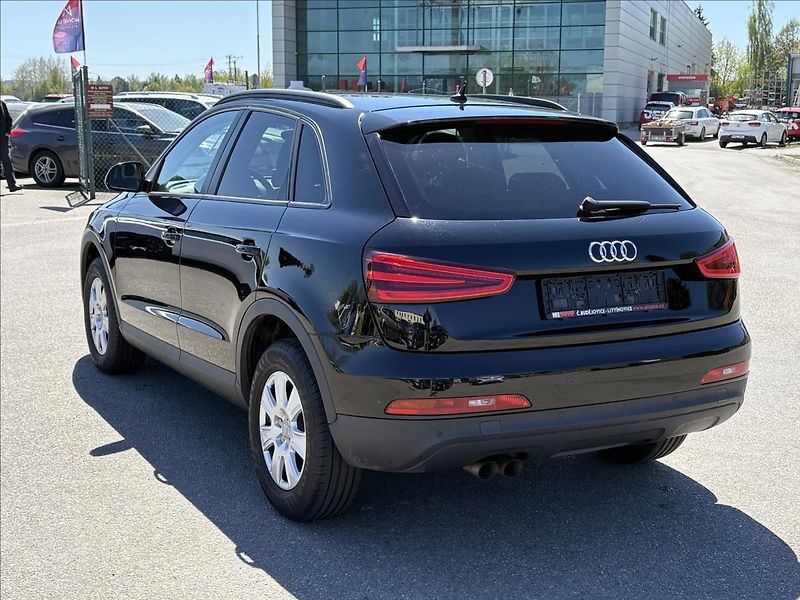 Audi Q3 2,0 TDi 103kW Xenon,Výhřev,Nav - fotka 33 z 33