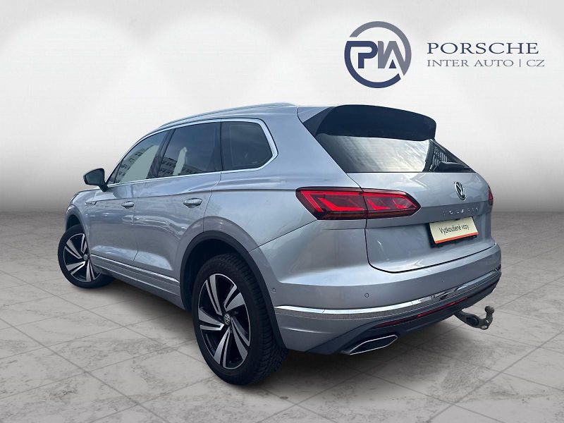 Volkswagen Touareg Elegance 3.0TDi 210kW A8 4x4 - fotka 7 z 27