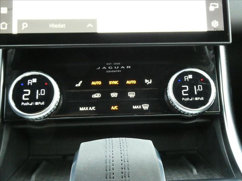 Jaguar XF 2,0 D200 R-Dynamic S,1M,ČR,DPH - fotka 23 z 36