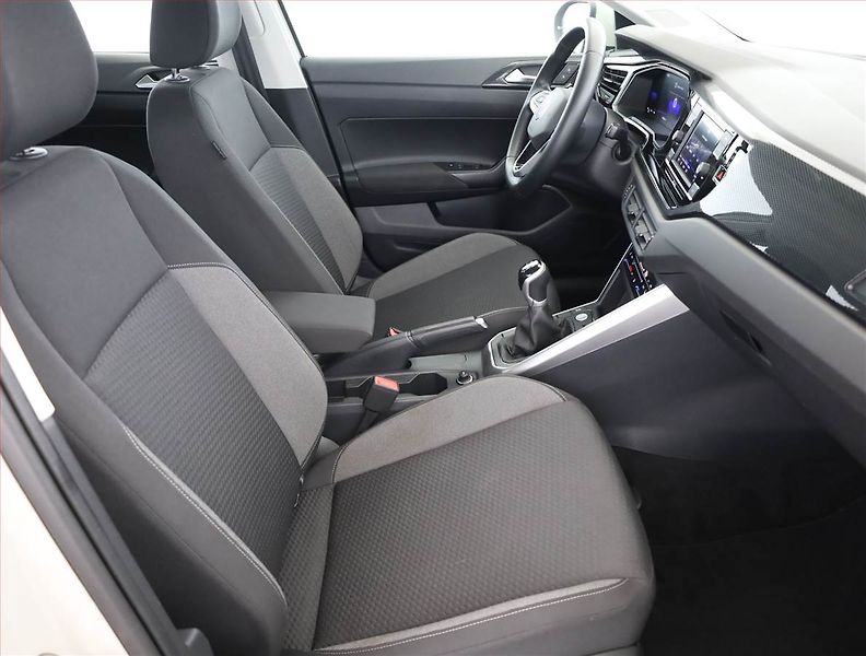 Volkswagen Taigo (2022) 1.0 TSI - fotka 7 z 21