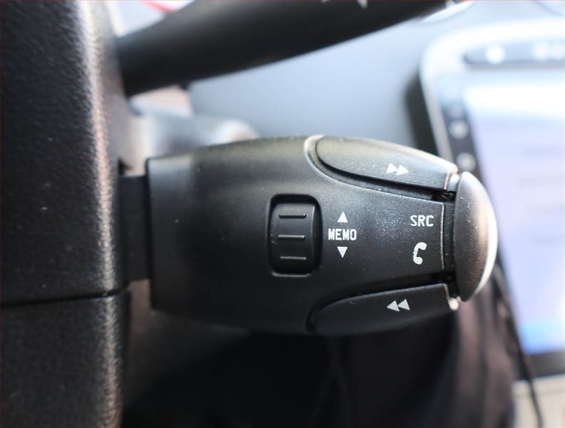 Peugeot 308 (2012) 1.6 HDi, Navi, Park. senzory - fotka 16 z 17