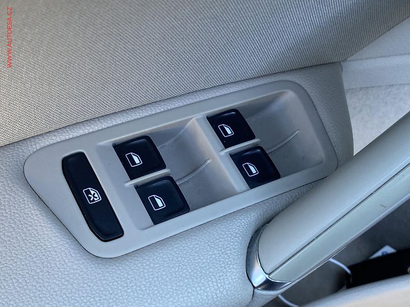 Volkswagen Golf (2015) 2.0 TDi, AAC, tempo - fotka 11 z 18