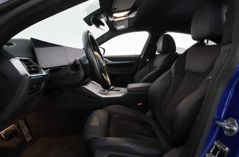 BMW i4 eDrive40 GC Tažné Ambient Kam - fotka 10 z 28
