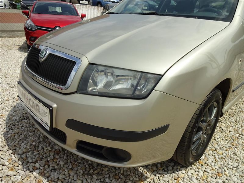 Škoda Fabia I 1,2i 47kW Combi - fotka 12 z 43