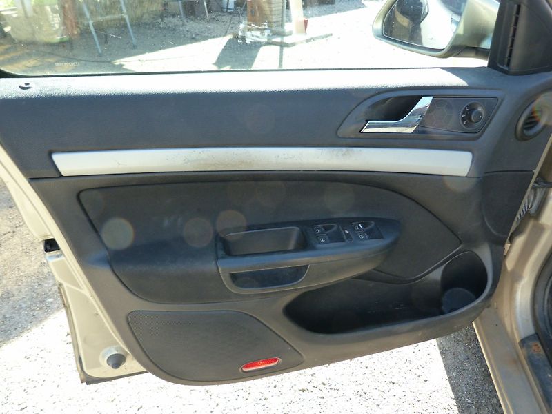 Škoda Octavia 1.6 MPI - fotka 11 z 15