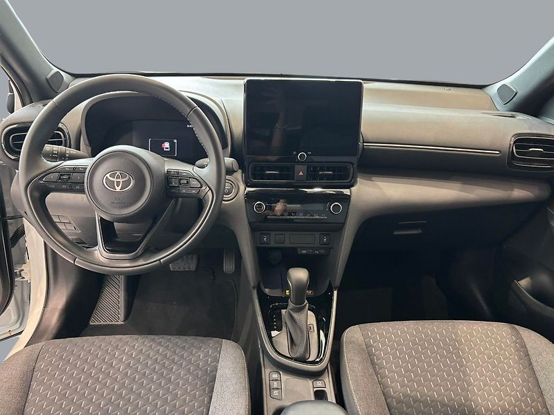 Toyota Yaris (2024) Style      Cross MC24 - - fotka 10 z 12