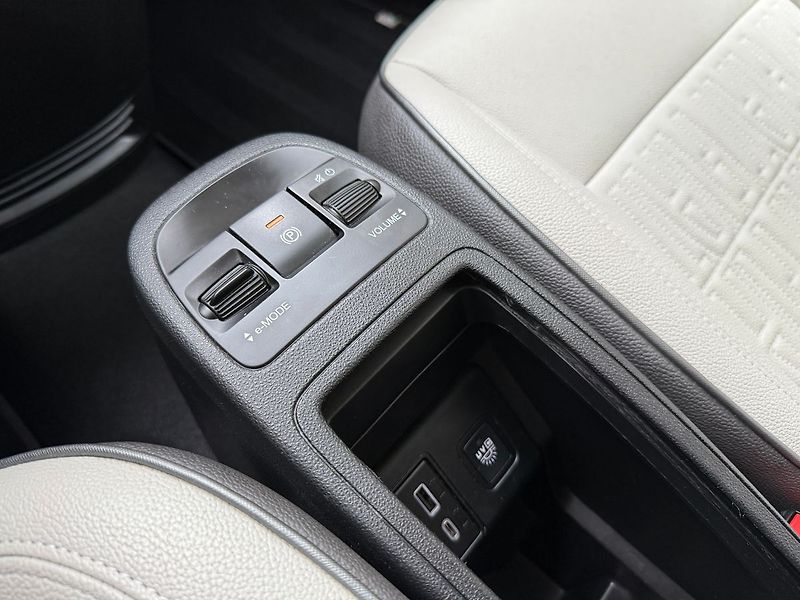 Fiat 500 LaPrima 42 kWh JBL - fotka 21 z 32