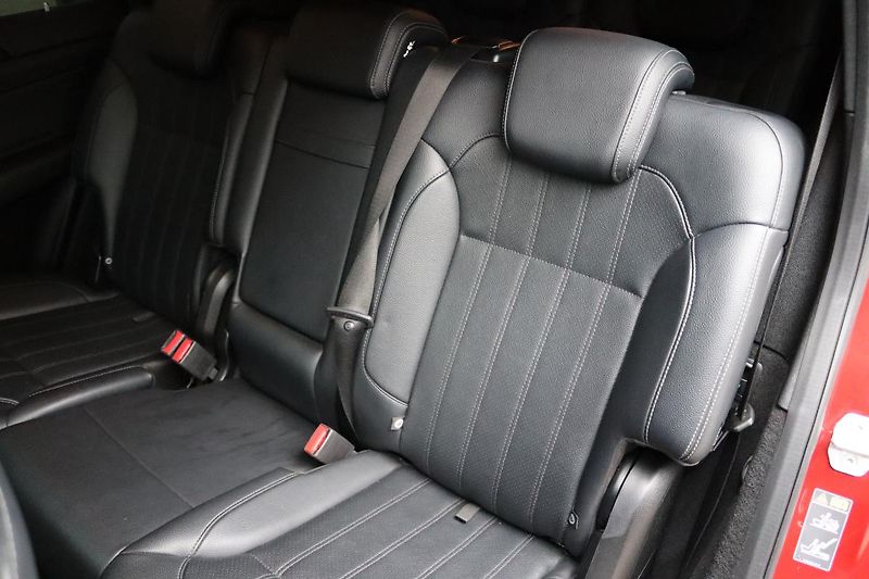 Mercedes-Benz GLS 350D 4MATIC AMG PAKET 190kW - fotka 38 z 50