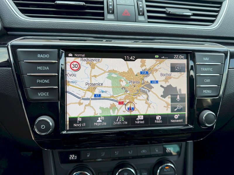 Škoda Superb (2016) 2.0 TSI 206kW L&K DSG 4x4 - fotka 19 z 35