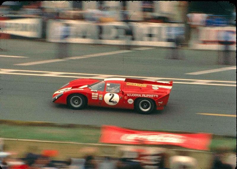 Švédský závodní jezdec Joakim Bonnier v kokpitu vozu F1 Maserati v roce 1966.