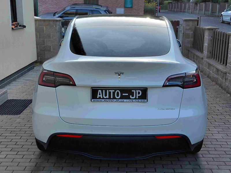 Tesla Model Y (2022) AWD Long Range  ACC  LED  NAVI - fotka 4 z 11