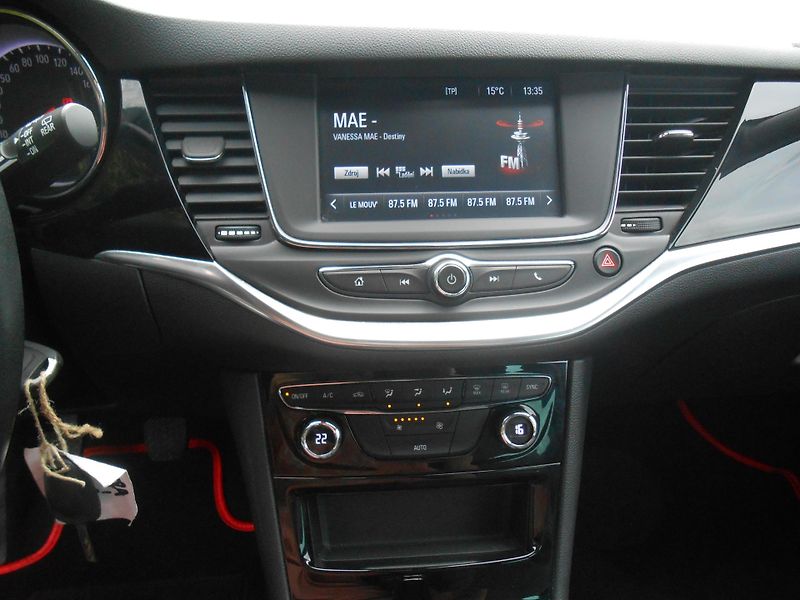 Opel Astra 1.2,KAMERA,NAVI,62TKm - fotka 29 z 38