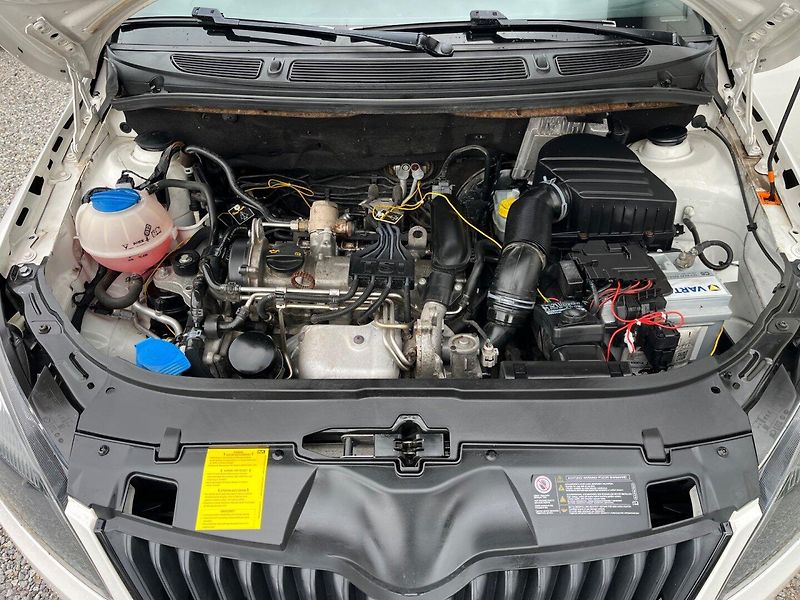 Škoda Fabia (2011) 1.2 TSi Monte Carlo Top Stav - fotka 26 z 26