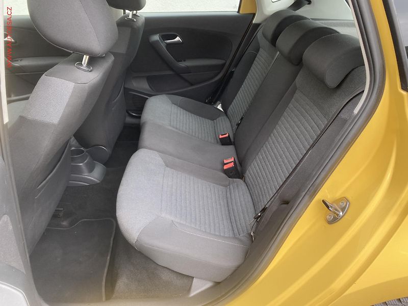Volkswagen Polo (2010) 1.6 TDi, Comfortline, DSG - fotka 10 z 14