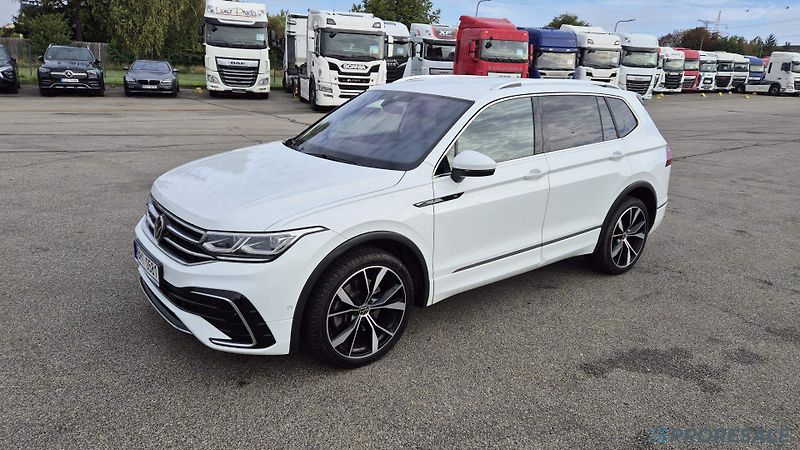 Volkswagen Tiguan R-LINE 4MOTION 2.0 TDI - fotka 3 z 19