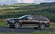 Volvo V90 Cross Country.