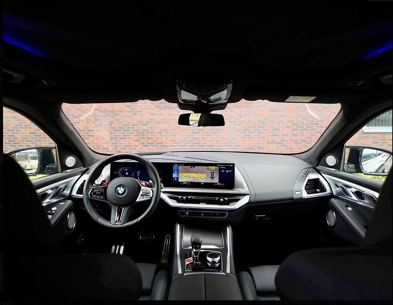 BMW XM (2023) 4.4 V8*Bowers&Wilkins - fotka 43 z 46