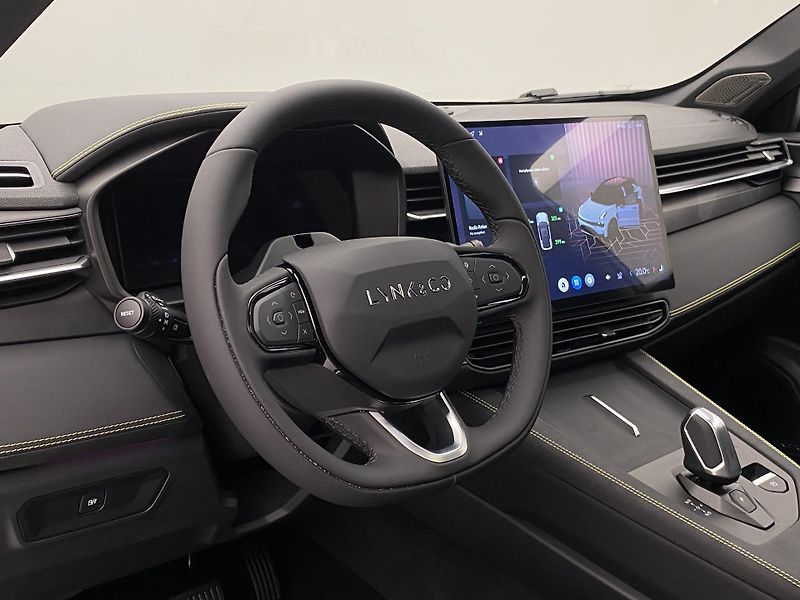 Lynk & Co 01 (2026) MORE PHEV AUT CZ 1.maj - fotka 4 z 52