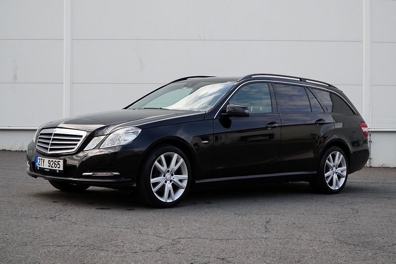 Mercedes-Benz Třídy E 220 CDI BlueEfficiency - fotka 5 z 29