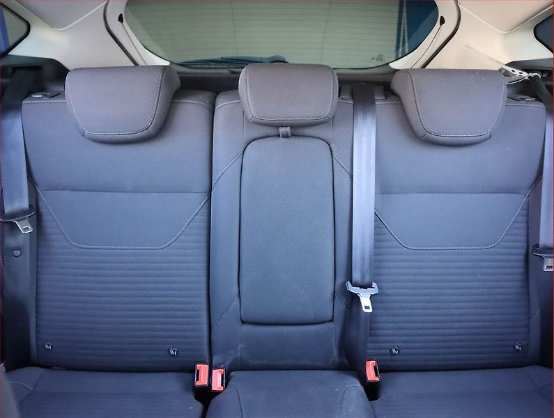 Ford Focus (2015) 1.0 EcoBoost, Serv.kniha - fotka 10 z 18