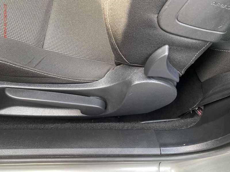 Peugeot 207 (2009) 1.6i, servis.kniha, AT - fotka 13 z 14