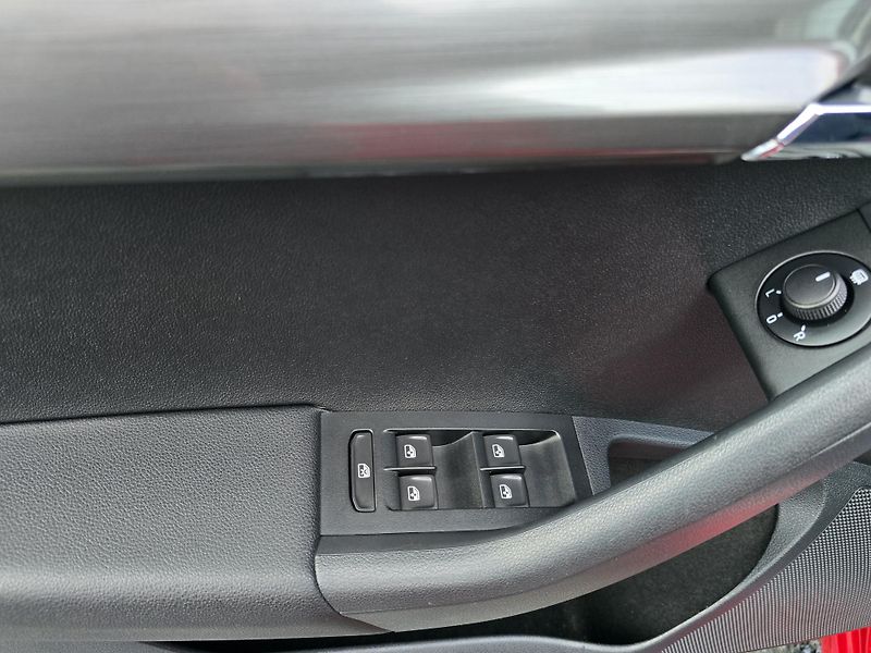 Škoda Octavia 1.4 Tsi110KW MAX VÝBAVAVA 1Maj - fotka 13 z 28