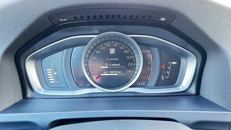 Volvo V60 (2016) D4 CROSSCOUNTRY 140KW AUTOMAT - fotka 18 z 26