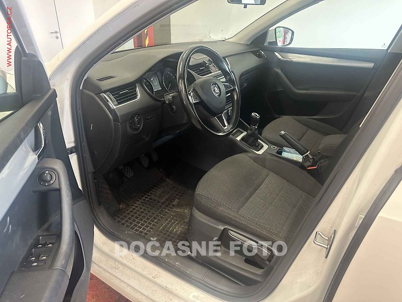 Škoda Octavia (2016) 1.6 TDI, AC, výhřev sed - fotka 3 z 3