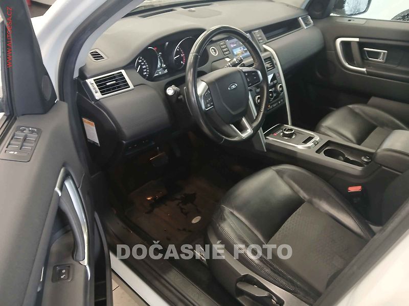 Land Rover Discovery Sport (2017) 2.0d 4x4, 2.maj,ČR, AT, STK7 - fotka 3 z 3
