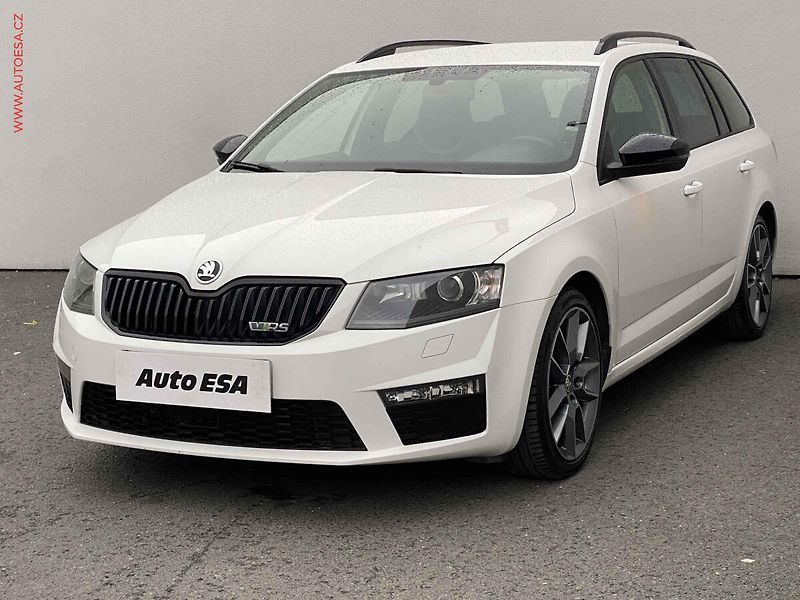 Škoda Octavia (2016) 2.0 TDi, RS, bixen, TZ, +kola - fotka 3 z 18