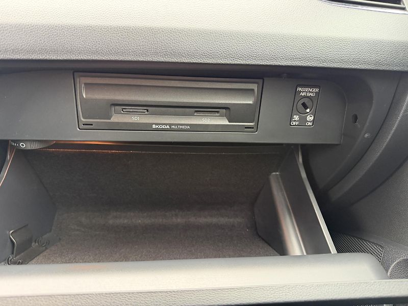 Škoda Octavia 2.0 TDI RS - fotka 20 z 25